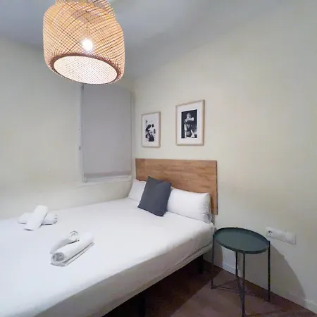 Stay U-Nique Apartments Rocafort Barcelona Buitenkant foto